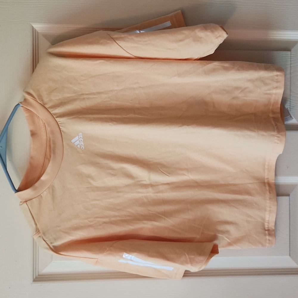 Womens Adidas large tshirt, New With Tags!